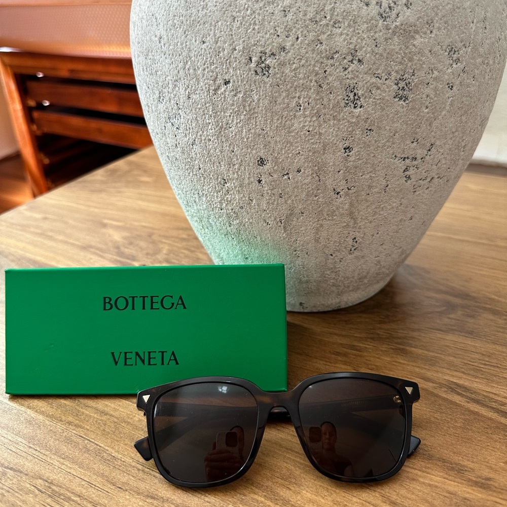 Bottega Veneta Oversized Black Sunglasses Classic Wayfarer Style